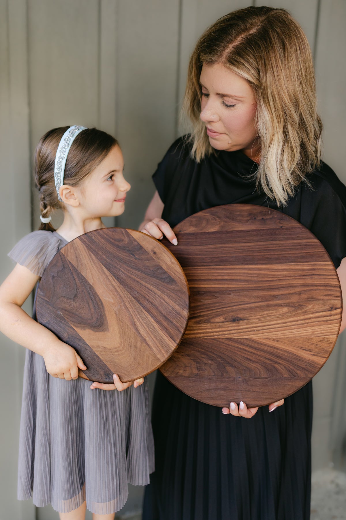 16” Circle Board (Walnut)