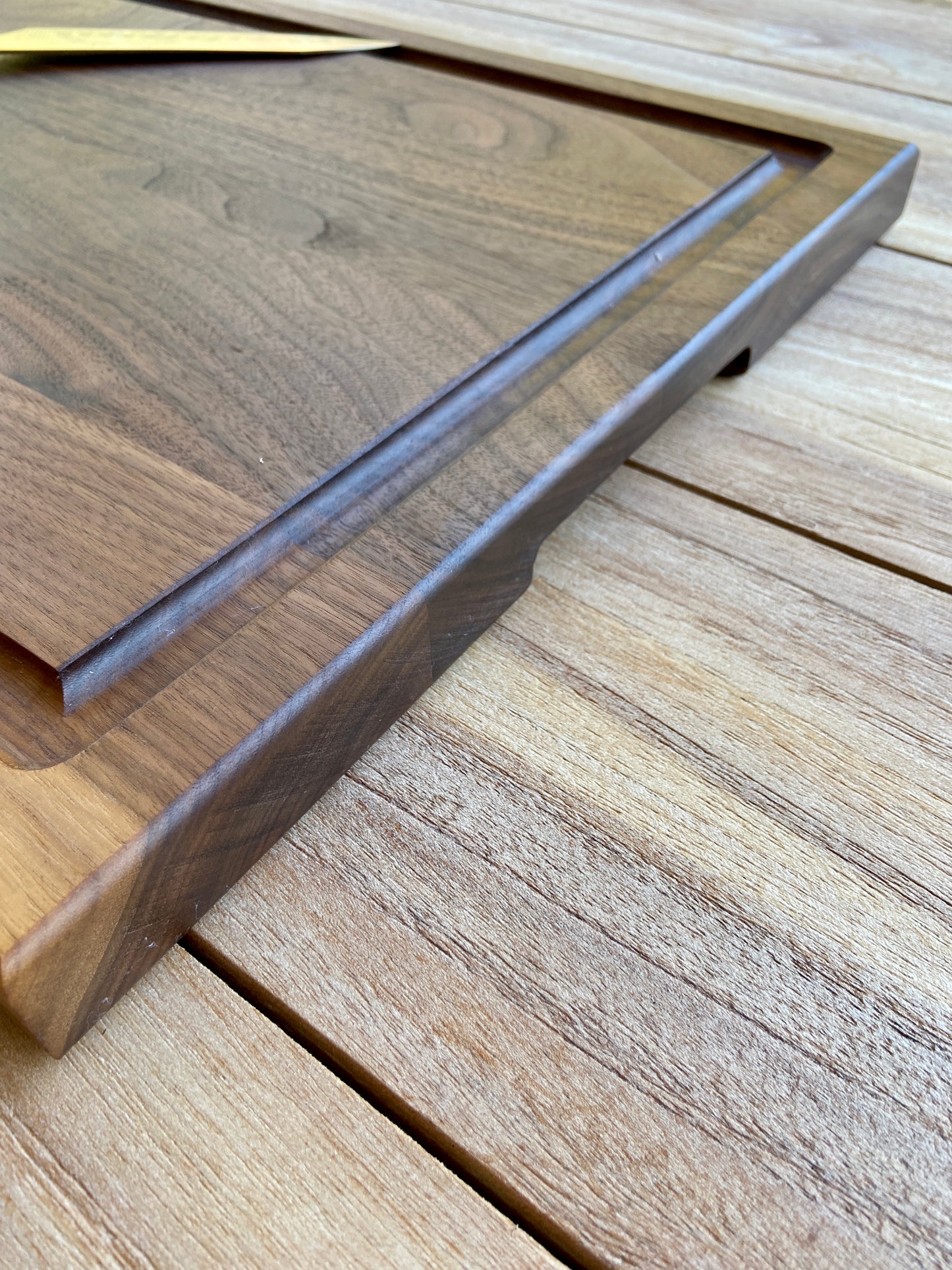Cutting Board with a DEEP Juice Groove (Walnut & Double Sided)