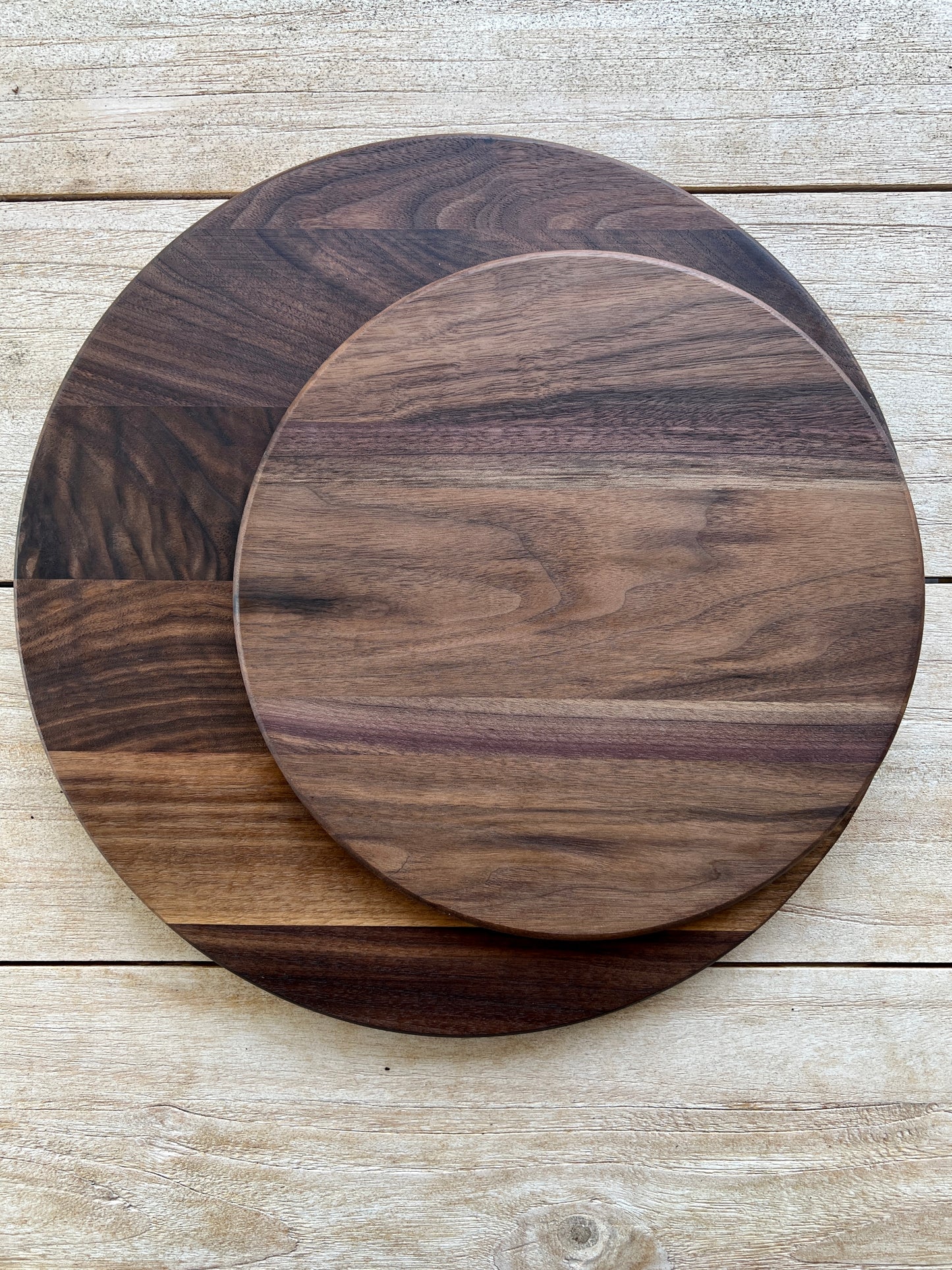 16” Circle Board (Walnut)