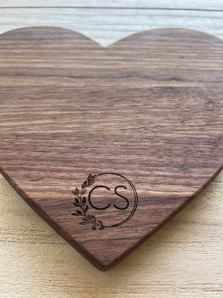 Heart board (Walnut)